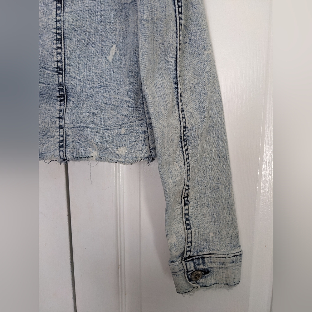 Denizen from Levi's Women's Jeans Jacket - Picture 12 of 16
